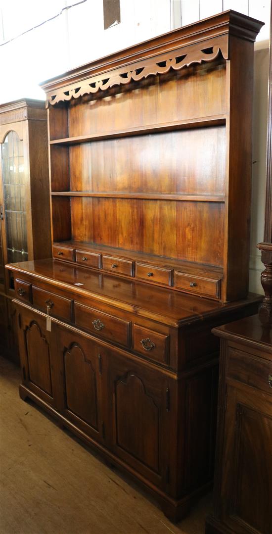 Reproduction Welsh dresser(-)